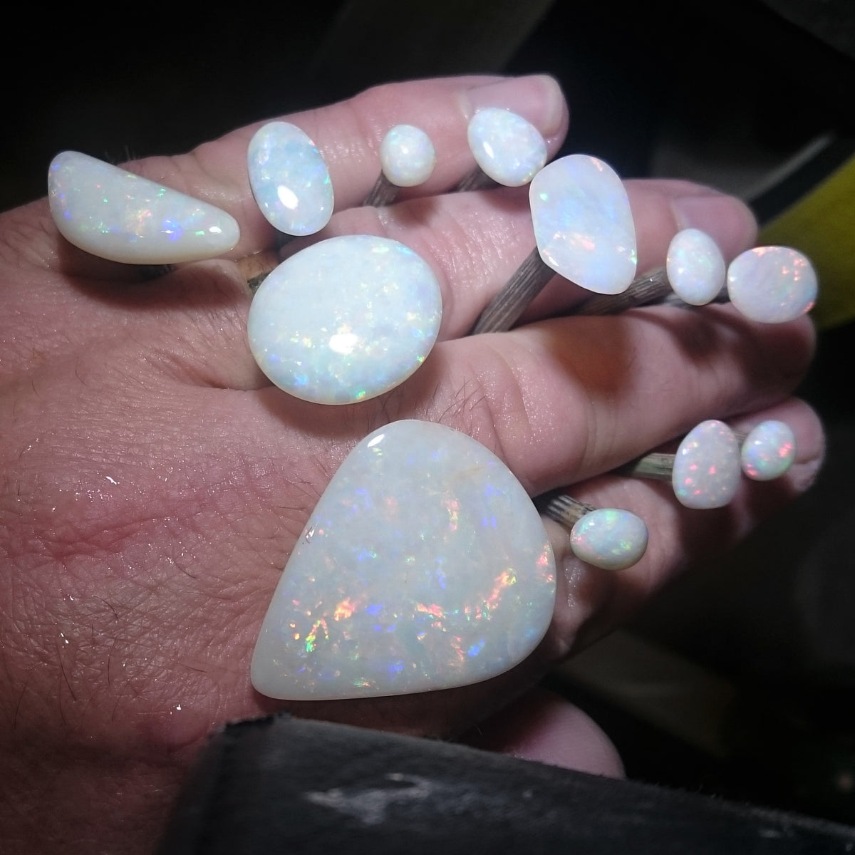 White opal price hot sale per carat